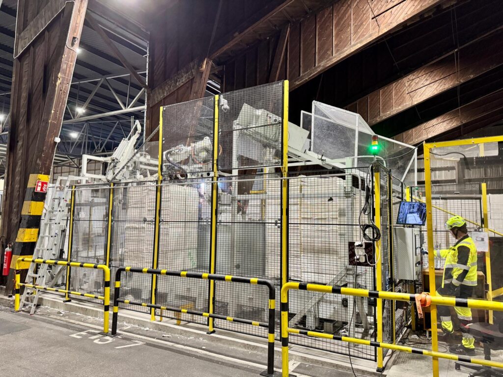 Nosto- ja sidontalankojen poisto- ja korjausasema