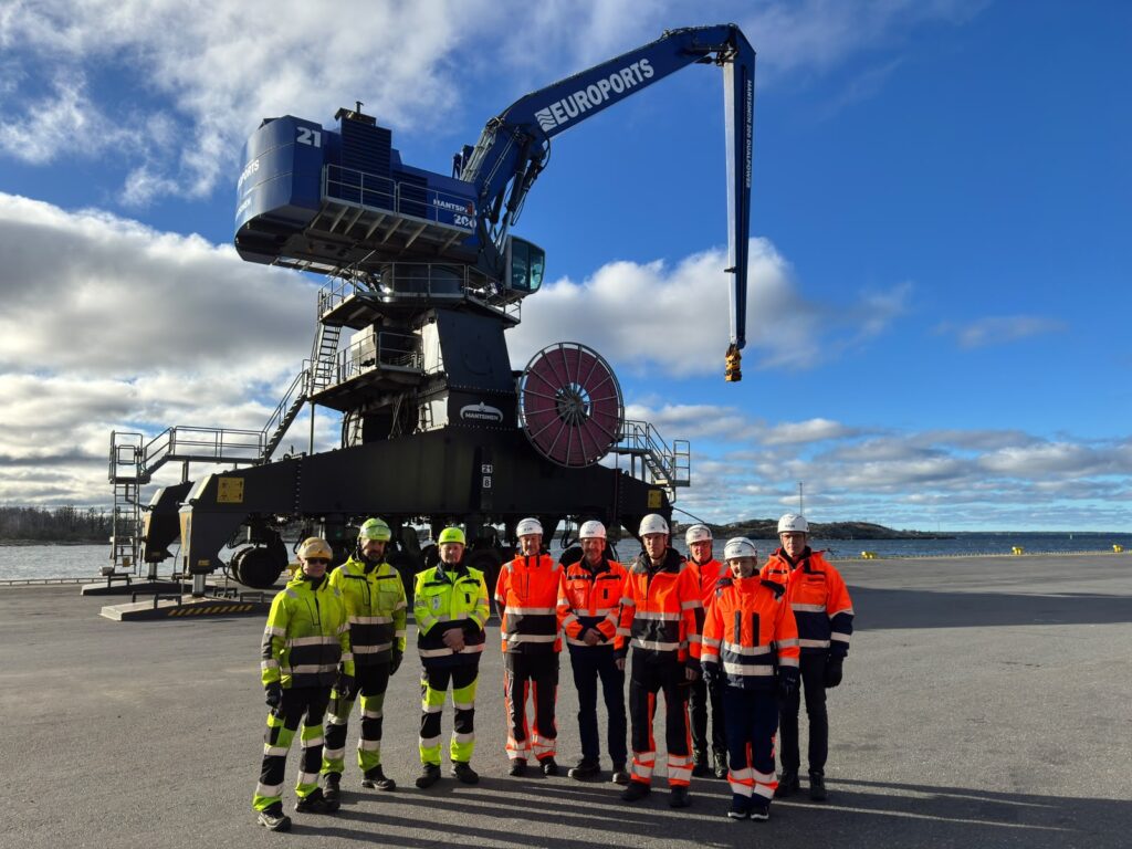 Turvallisuuskierroksen osallistujat Raumalla